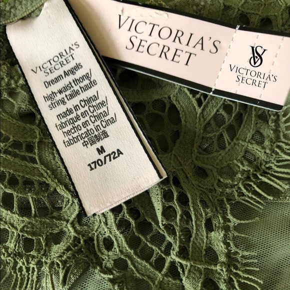 NWT Victoria’s Secret Bra & Panty Set - Picture 7 of 8